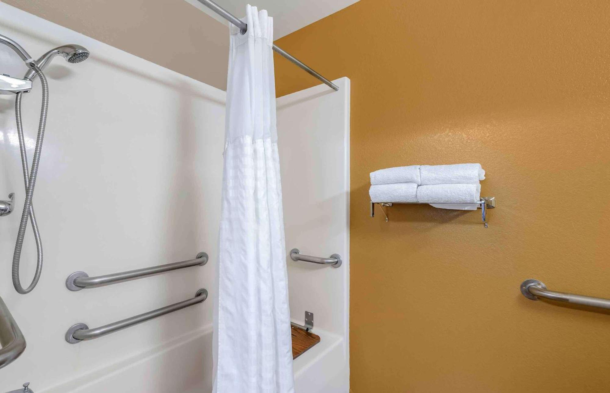 Extended America - St Petersburg - Clearwater - Executive Dr Hotel Largo